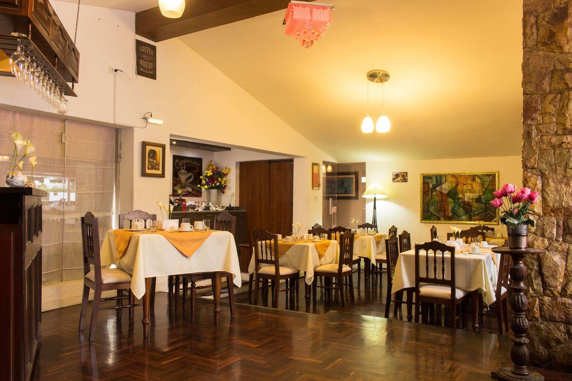 Hotel Country Trujillo Encalada Kültér fotó